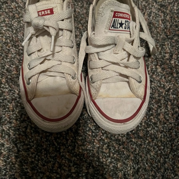 Children’s converse size 11. Preloved in good condition. - Picture 6 of 8